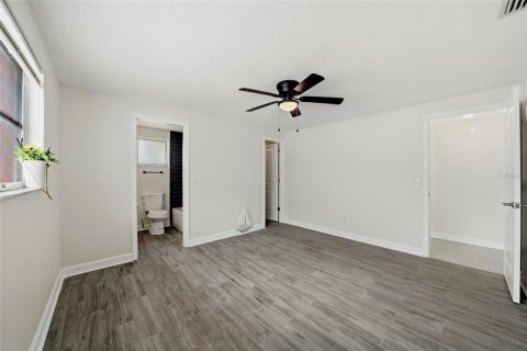 House in Hudson, Florida 2 bedrooms, 141.21 sq.m. № 2217026 - photo 16