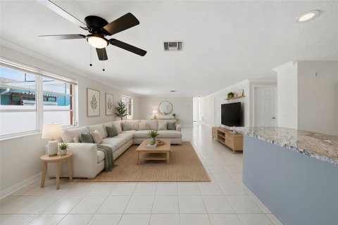 House in Hudson, Florida 2 bedrooms, 141.21 sq.m. № 2217026 - photo 6