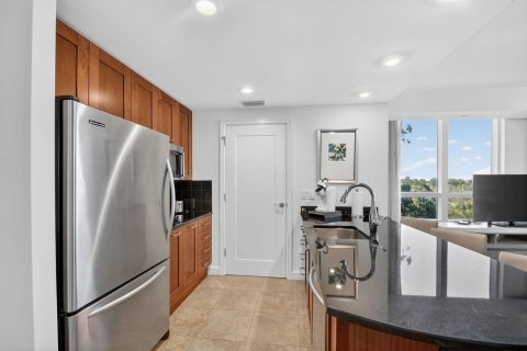 Condo in Riviera Beach, Florida, 1 bedroom  № 2192430 - photo 12
