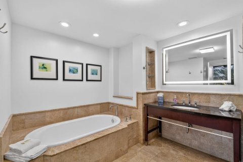 Condo in Riviera Beach, Florida, 1 bedroom  № 2192430 - photo 10