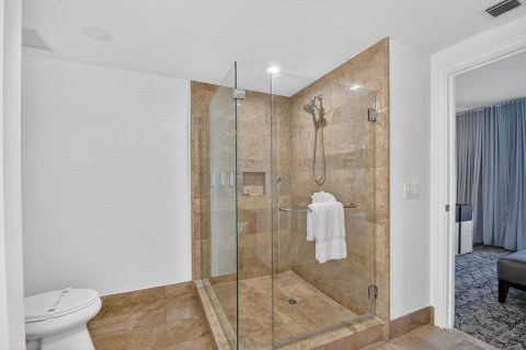 Condo in Riviera Beach, Florida, 1 bedroom  № 2192430 - photo 11