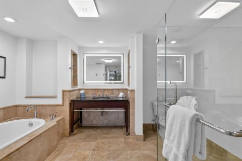 Condo in Riviera Beach, Florida, 1 bedroom  № 2192430 - photo 8