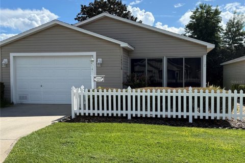 Villa ou maison à The Villages, Floride 2 chambres, 107.77 m2 № 2375838