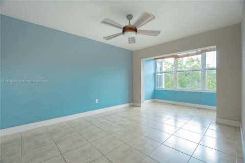 Купить кондоминиум в Хайалиа Гарденс, Флорида 2 спальни, 78.32м2, № 2018703 - фото 9