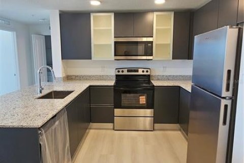 Copropriété à louer à Orlando, Floride: 2 chambres, 100.8 m2 № 2420299 - photo 2