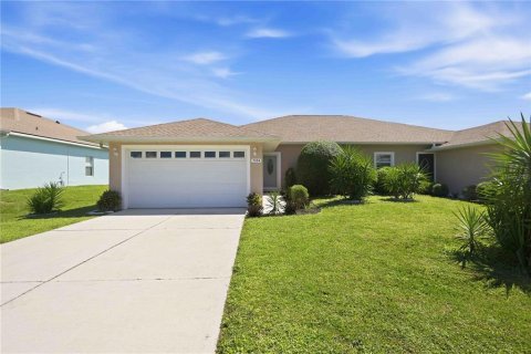 Duplex à vendre à Port Charlotte, Floride: 3 chambres, 127.09 m2 № 2396036 - photo 2