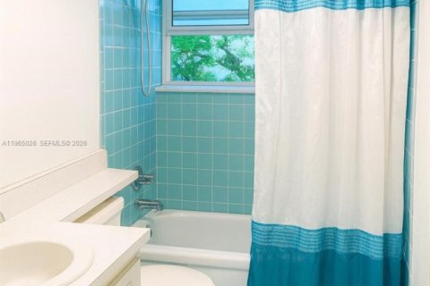 Copropriété à vendre à Hallandale Beach, Floride: 2 chambres, 101.45 m2 № 2090141 - photo 19