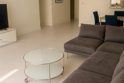 Copropriété à vendre à Hallandale Beach, Floride: 2 chambres, 101.45 m2 № 2090141 - photo 14