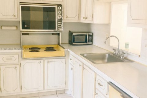 Copropriété à vendre à Hallandale Beach, Floride: 2 chambres, 101.45 m2 № 2090141 - photo 5