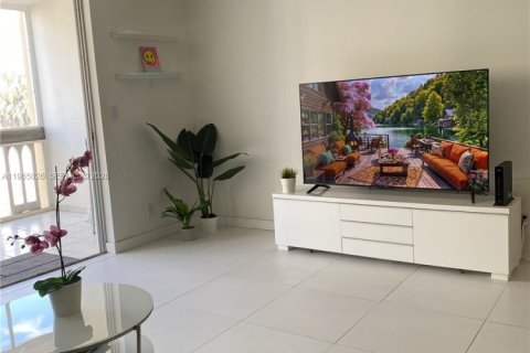 Copropriété à vendre à Hallandale Beach, Floride: 2 chambres, 101.45 m2 № 2090141 - photo 4