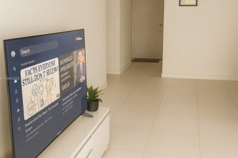Copropriété à vendre à Hallandale Beach, Floride: 2 chambres, 101.45 m2 № 2090141 - photo 13