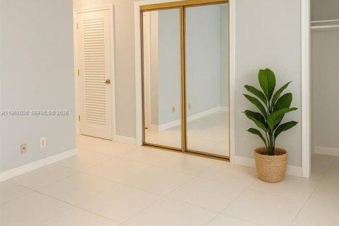 Copropriété à vendre à Hallandale Beach, Floride: 2 chambres, 101.45 m2 № 2090141 - photo 10