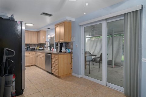 House in Hudson, Florida 2 bedrooms, 121.89 sq.m. № 1848426 - photo 17