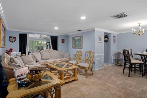 House in Hudson, Florida 2 bedrooms, 121.89 sq.m. № 1848426 - photo 8