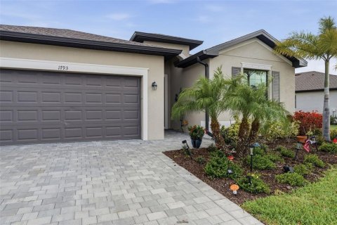 Villa ou maison à vendre à Port Charlotte, Floride: 4 chambres, 186.36 m2 № 2215742 - photo 2