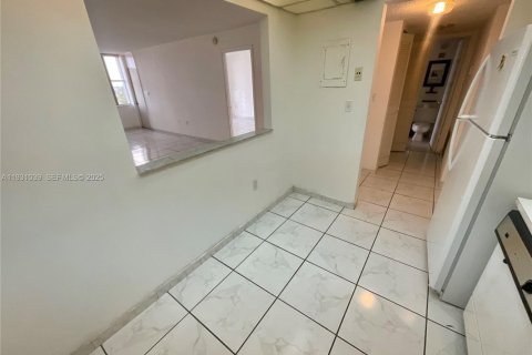 Copropriété à louer à Miami, Floride: 1 chambre, 79.15 m2 № 1989884 - photo 5