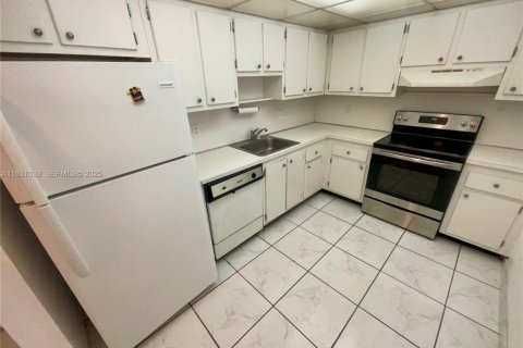 Copropriété à louer à Miami, Floride: 1 chambre, 79.15 m2 № 1989884 - photo 6