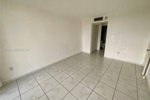 Copropriété à louer à Miami, Floride: 1 chambre, 79.15 m2 № 1989884 - photo 10