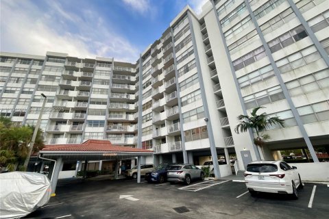 Condo à Miami, Floride, 1 chambre  № 1989884