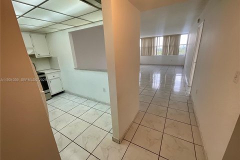 Copropriété à louer à Miami, Floride: 1 chambre, 79.15 m2 № 1989884 - photo 4