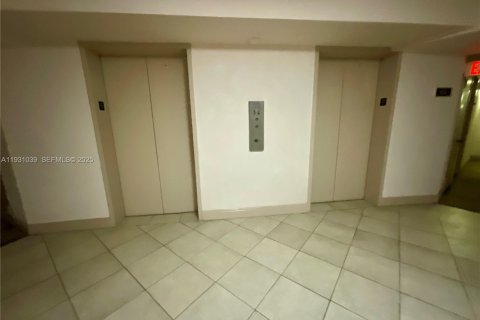 Copropriété à louer à Miami, Floride: 1 chambre, 79.15 m2 № 1989884 - photo 17