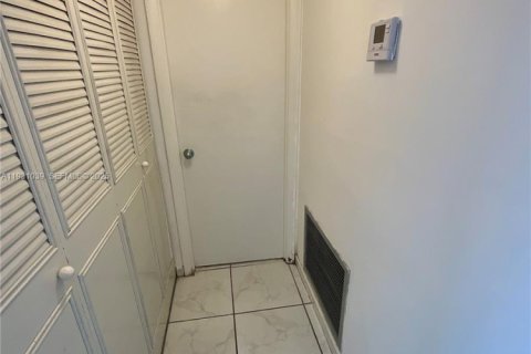Copropriété à louer à Miami, Floride: 1 chambre, 79.15 m2 № 1989884 - photo 16