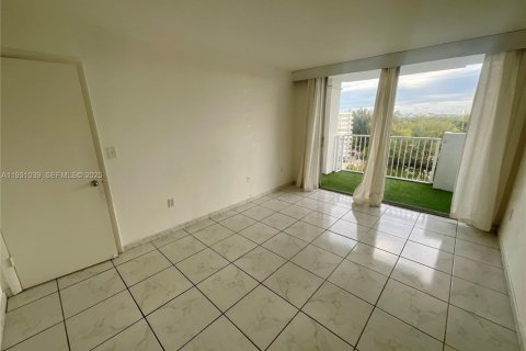 Copropriété à louer à Miami, Floride: 1 chambre, 79.15 m2 № 1989884 - photo 8
