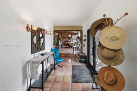 Купить виллу или дом в Майами, Флорида 5 спален, 299.52м2, № 1954721 - фото 12