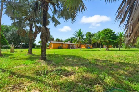 Купить виллу или дом в Майами, Флорида 5 спален, 299.52м2, № 1954721 - фото 4