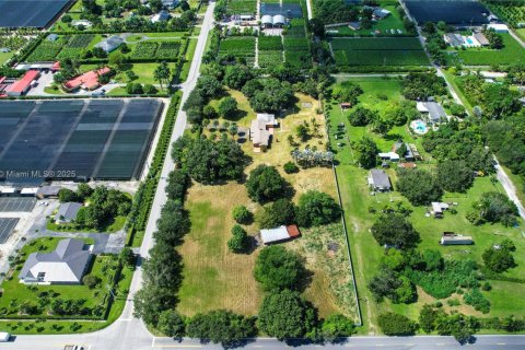 Купить виллу или дом в Майами, Флорида 5 спален, 299.52м2, № 1954721 - фото 9