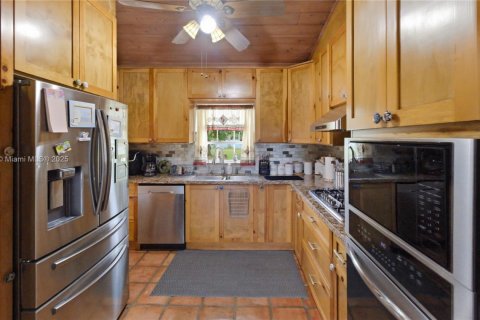 Купить виллу или дом в Майами, Флорида 5 спален, 299.52м2, № 1954721 - фото 16