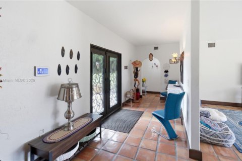 Купить виллу или дом в Майами, Флорида 5 спален, 299.52м2, № 1954721 - фото 11