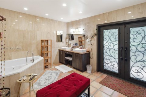 Купить виллу или дом в Майами, Флорида 5 спален, 299.52м2, № 1954721 - фото 27