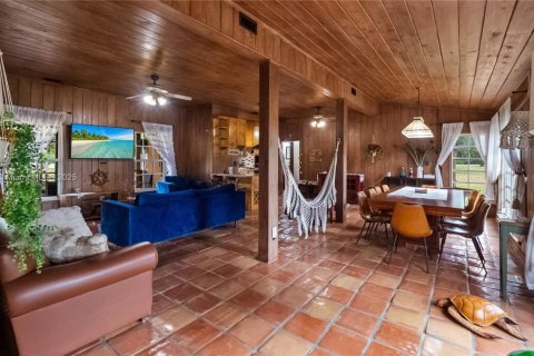 Купить виллу или дом в Майами, Флорида 5 спален, 299.52м2, № 1954721 - фото 13