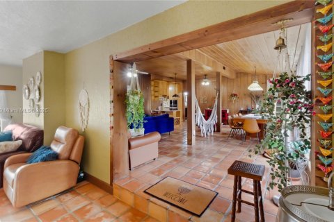 Casa en venta en Miami, Florida, 5 dormitorios, 299.52 m2 № 1954721 - foto 15