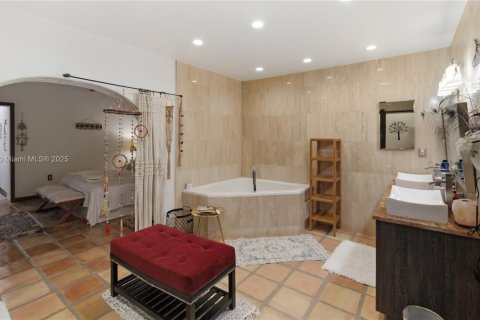 Купить виллу или дом в Майами, Флорида 5 спален, 299.52м2, № 1954721 - фото 29