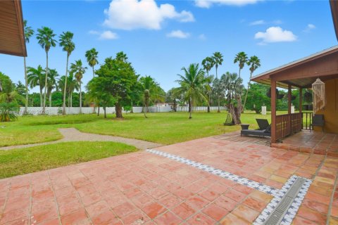 Купить виллу или дом в Майами, Флорида 5 спален, 299.52м2, № 1954721 - фото 6