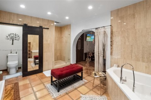 Купить виллу или дом в Майами, Флорида 5 спален, 299.52м2, № 1954721 - фото 28