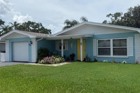 House in Oldsmar, Florida 4 bedrooms, 150.32 sq.m. № 1795529 - photo 1