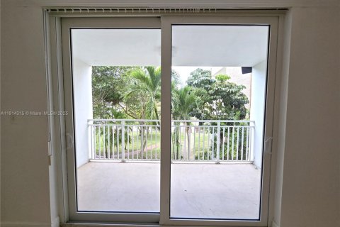 Condo in Hialeah, Florida, 1 bedroom  № 1973778 - photo 7