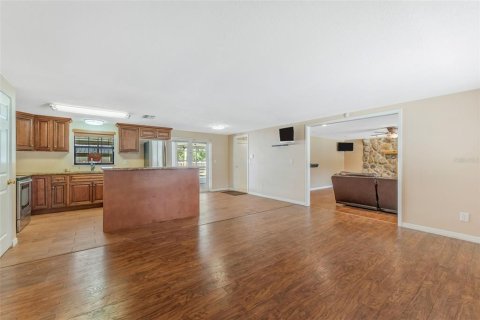 House in Odessa, Florida 3 bedrooms, 161.09 sq.m. № 2430575 - photo 4