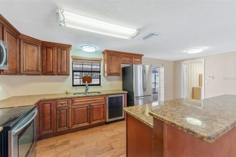 House in Odessa, Florida 3 bedrooms, 161.09 sq.m. № 2430575 - photo 12