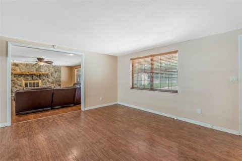 House in Odessa, Florida 3 bedrooms, 161.09 sq.m. № 2430575 - photo 7