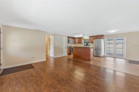 House in Odessa, Florida 3 bedrooms, 161.09 sq.m. № 2430575 - photo 5