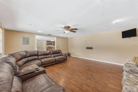 House in Odessa, Florida 3 bedrooms, 161.09 sq.m. № 2430575 - photo 19