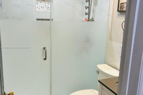 Casa en venta en Miami Gardens, Florida, 3 dormitorios, 98.29 m2 № 1952552 - foto 9