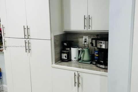 Casa en venta en Miami Gardens, Florida, 3 dormitorios, 98.29 m2 № 1952552 - foto 8