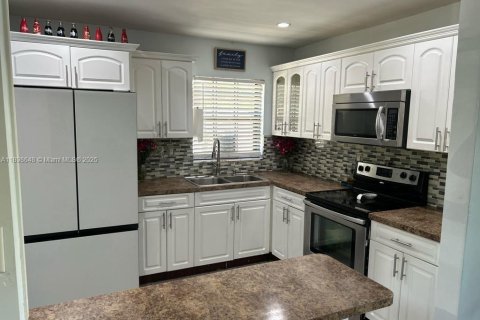 Casa en venta en Miami Gardens, Florida, 3 dormitorios, 98.29 m2 № 1952552 - foto 5