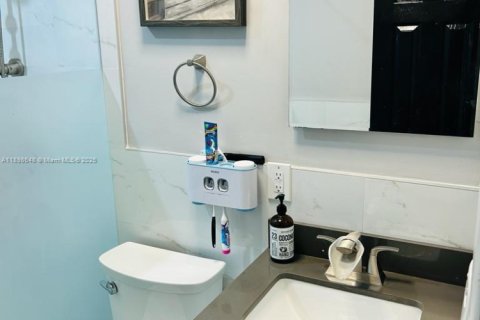 Casa en venta en Miami Gardens, Florida, 3 dormitorios, 98.29 m2 № 1952552 - foto 6