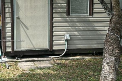 Casa en venta en Miami Gardens, Florida, 3 dormitorios, 98.29 m2 № 1952552 - foto 17